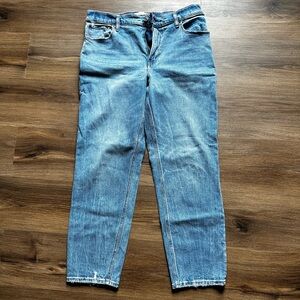 Abercrombie & Fitch Light Wash High Rise Mom Ankle Jeans